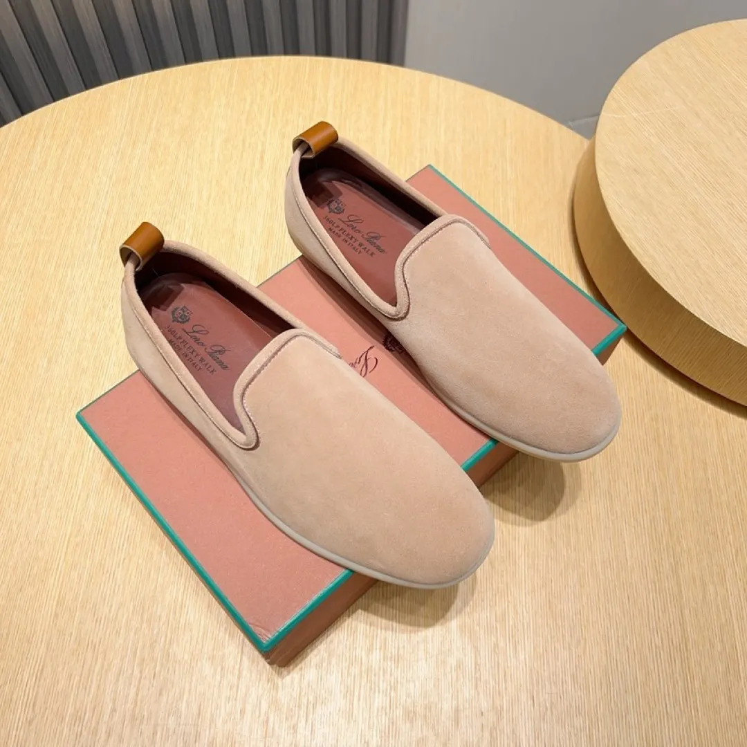 Men's shoes 400💰[loro piana] 2025 new moccasins, popular casual sneakers for street men. The shoes are made of first-layer suede leather uppers with rubber soles, a classic. The complex craftsmanship and meticulous structure make the shoes light and soft, allowing you to walk comfortably and freely. Perfect for summer wear. Yardage: 38-45.